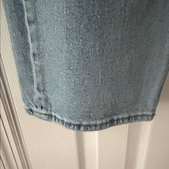 American Eagle Outfitters Light Blue Boyfriend Jeans - Picture 4 of 5